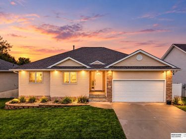 16228 Heather Street, Omaha, NE 68136