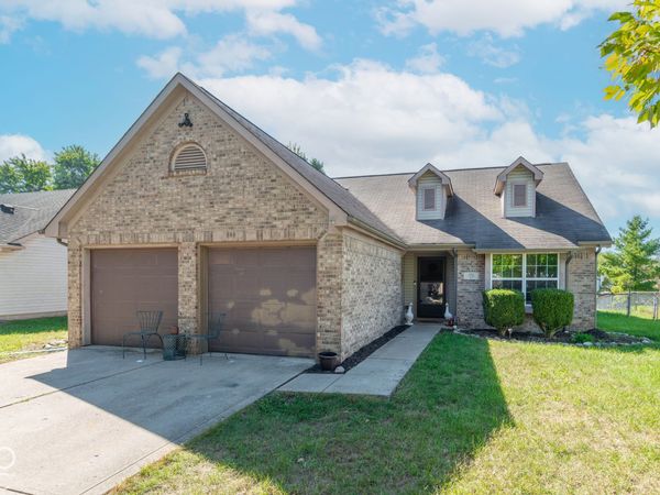 662 Red Oak Way, Mooresville, IN 46158