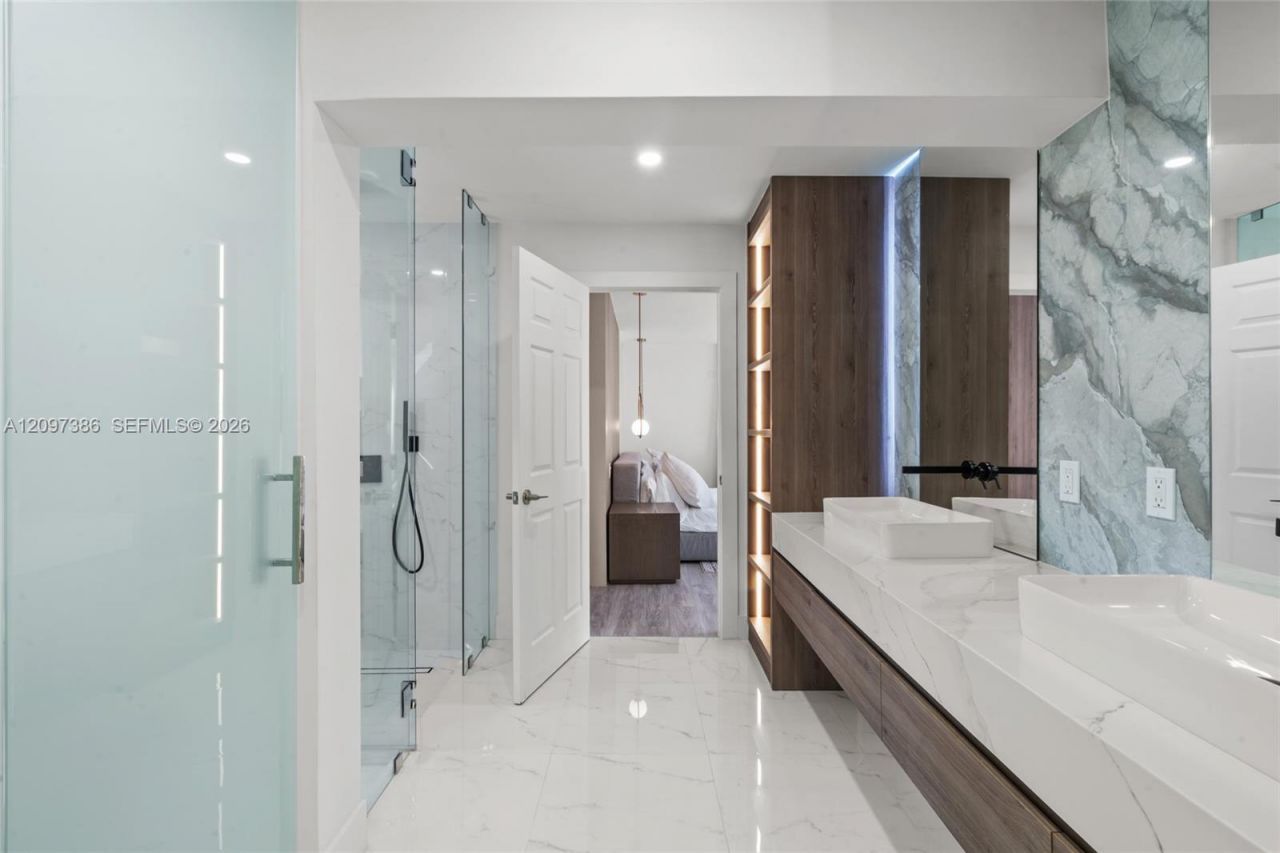 116 W 1st Ct , Miami Beach, FL 33139 Photo