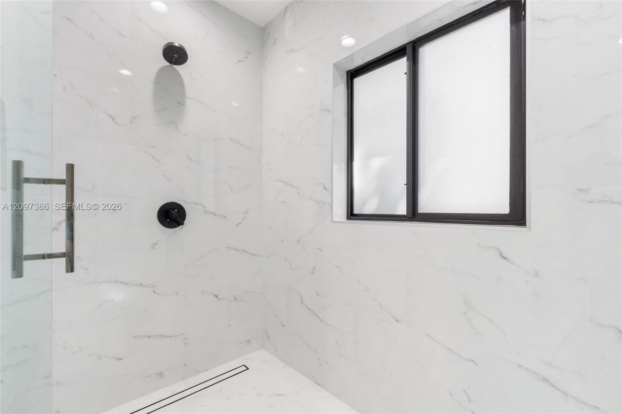 116 W 1st Ct , Miami Beach, FL 33139 Photo