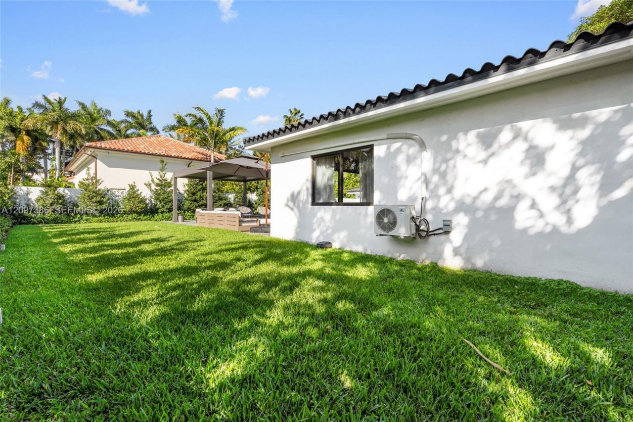 116 W 1st Ct , Miami Beach, FL 33139 Photo
