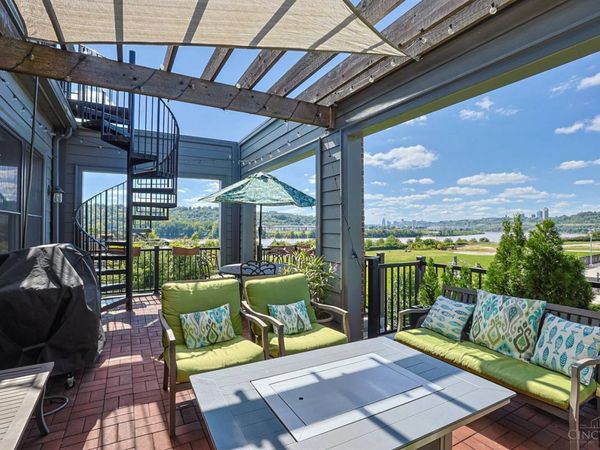 2900 Corbin Park Court, Cincinnati, OH 45226