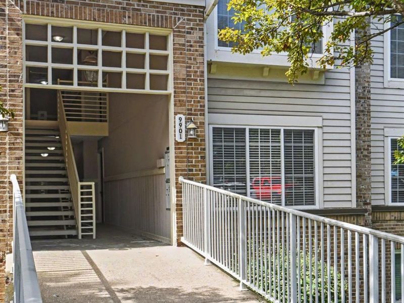 9901 Regatta Drive, Unit 205, Cincinnati, OH 45252 Photo 2