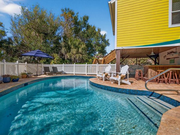 6143 Castaways Ln, Sanibel, FL 33957