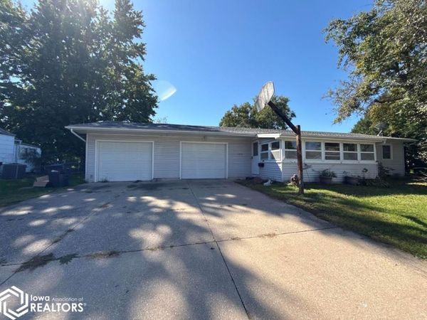 2219 Gilbert Street, Burlington, IA 52601