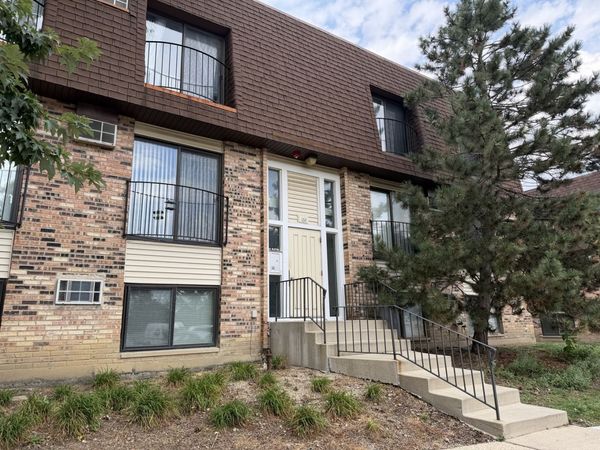 164 S Waters Edge Drive , Unit 201, Glendale Heights, IL 60139