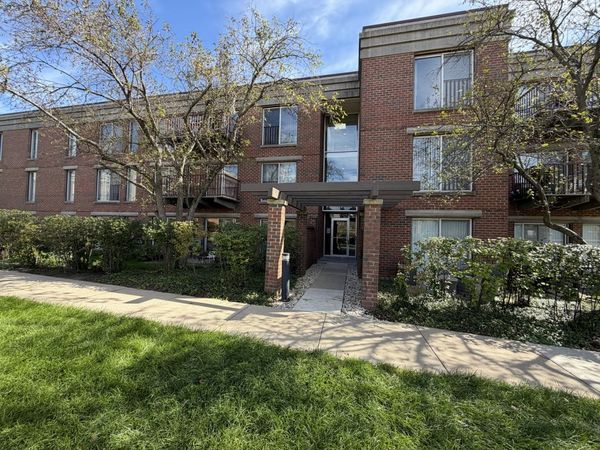 422 Kelburn Road , Unit 325, Deerfield, IL 60015