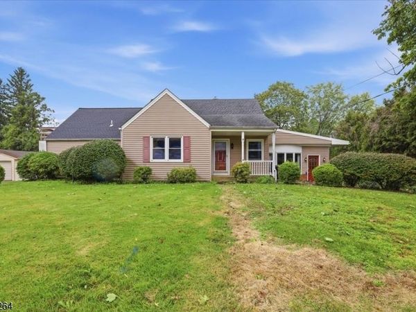 200 Stelko Ave, Lopatcong, NJ 08865