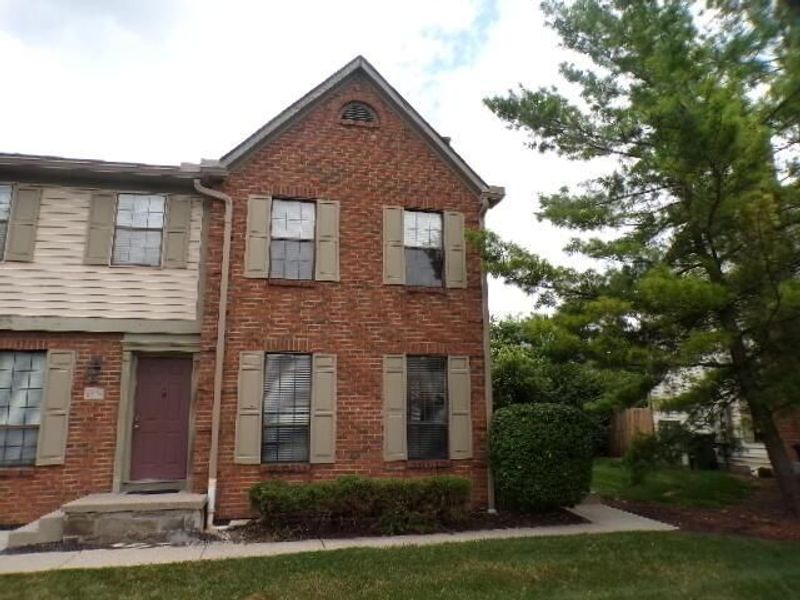 5294-5296 Brandy Oaks Lane, Columbus, OH 43220 Photo 2