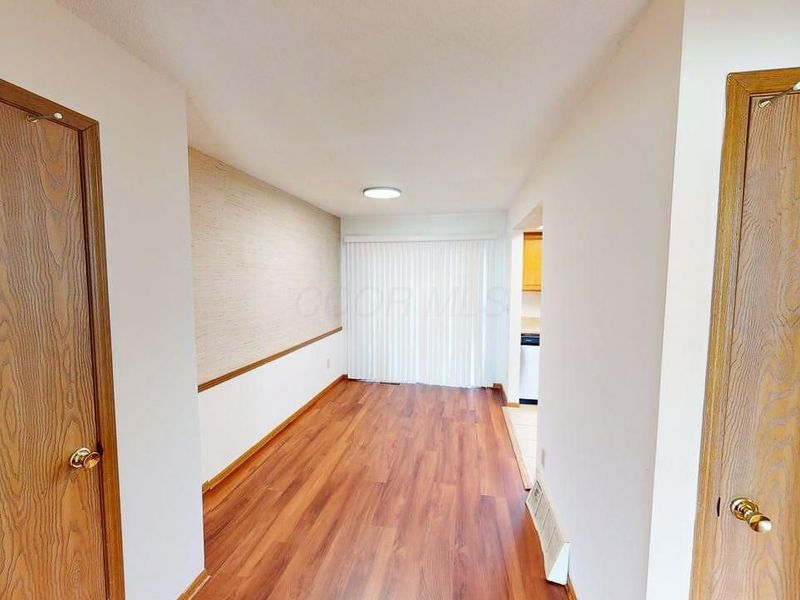5294-5296 Brandy Oaks Lane, Columbus, OH 43220 Photo 8