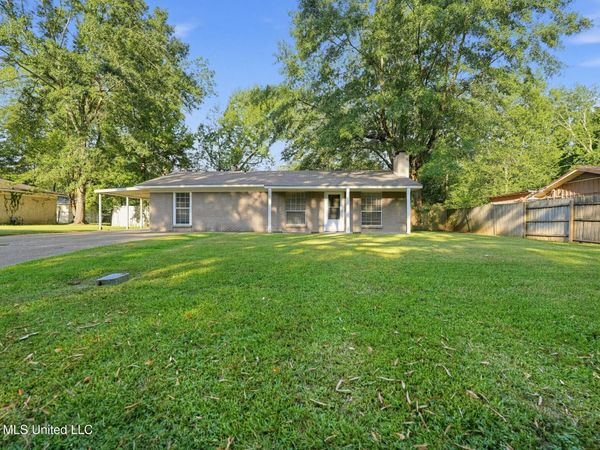 109 Skylane Drive, Pearl, MS 39208