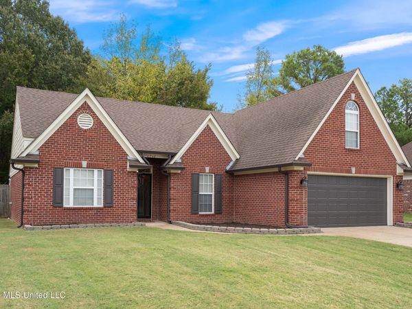 6746 White Hawk Lane, Olive Branch, MS 38654