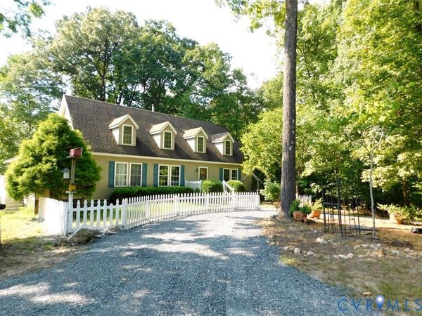 201 Deer Run , Farmville, VA 23901