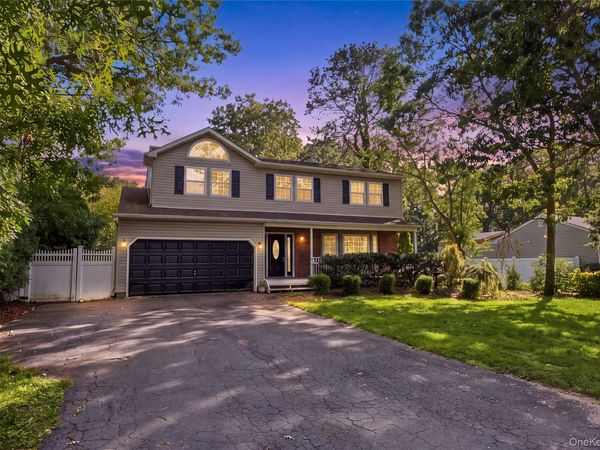 16 Jamaica Avenue , Holtsville, NY 11742