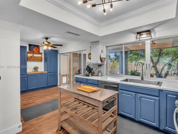 9261 NW 24th Pl, Sunrise, FL 33322