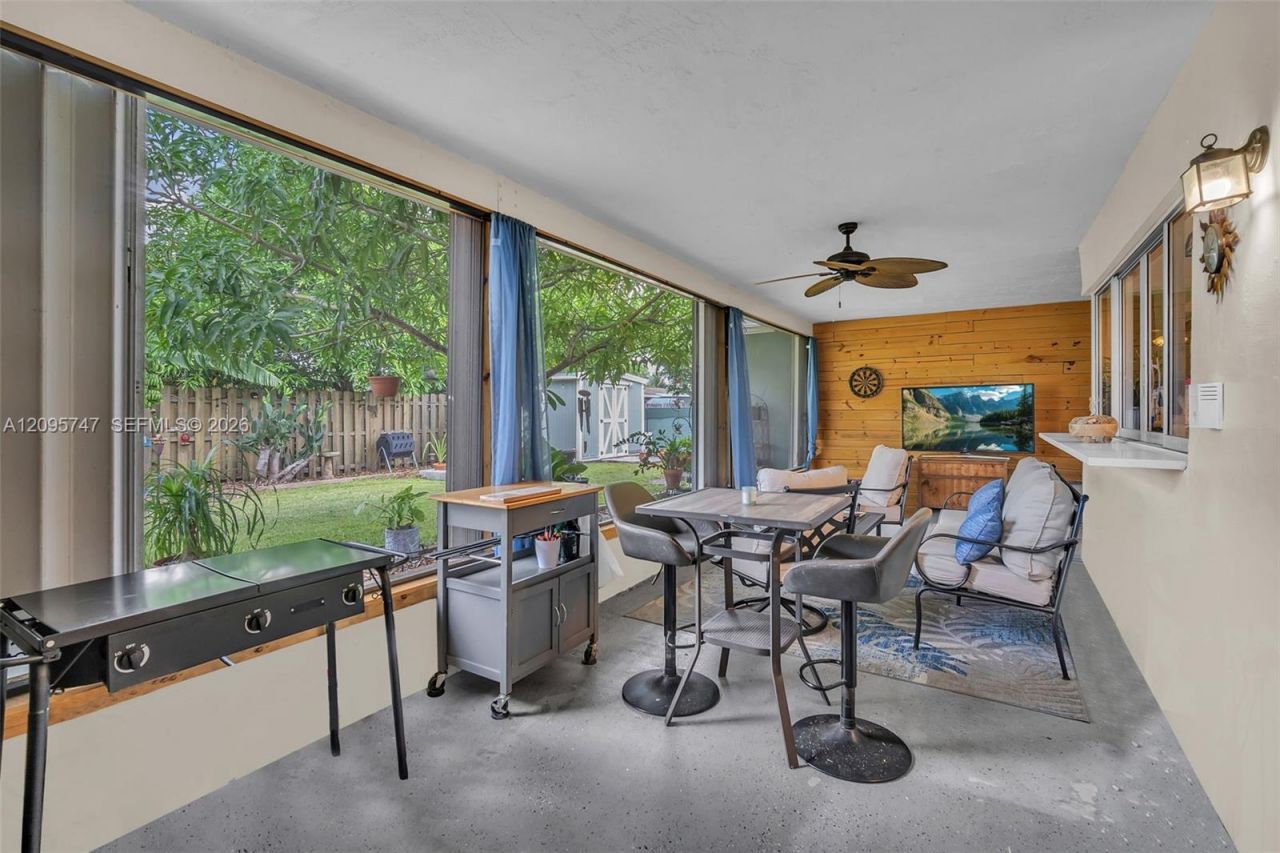 9261 NW 24th Pl, Sunrise, FL 33322 Photo
