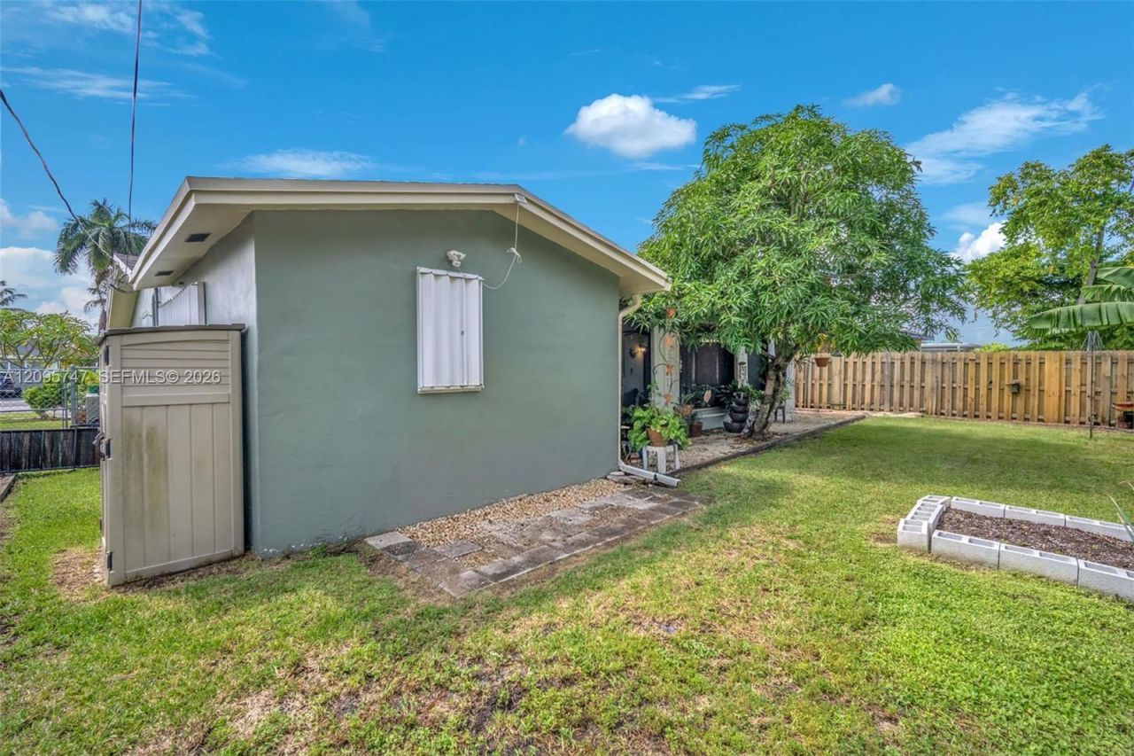 9261 NW 24th Pl, Sunrise, FL 33322 Photo