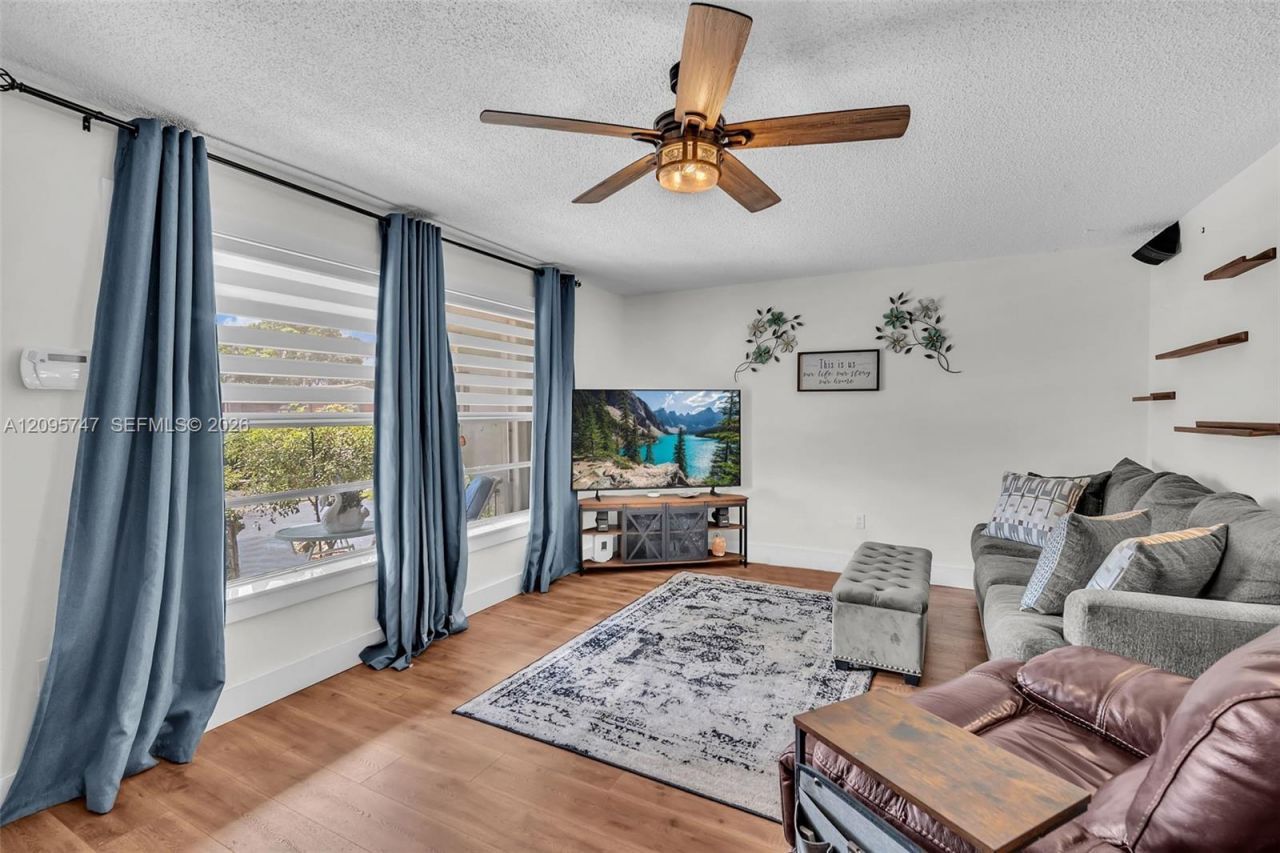 9261 NW 24th Pl, Sunrise, FL 33322 Photo