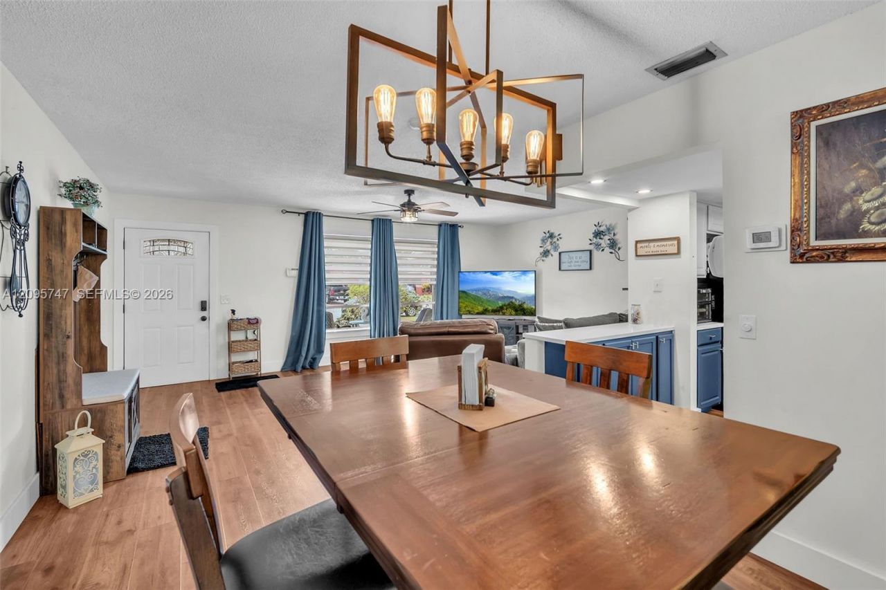 9261 NW 24th Pl, Sunrise, FL 33322 Photo
