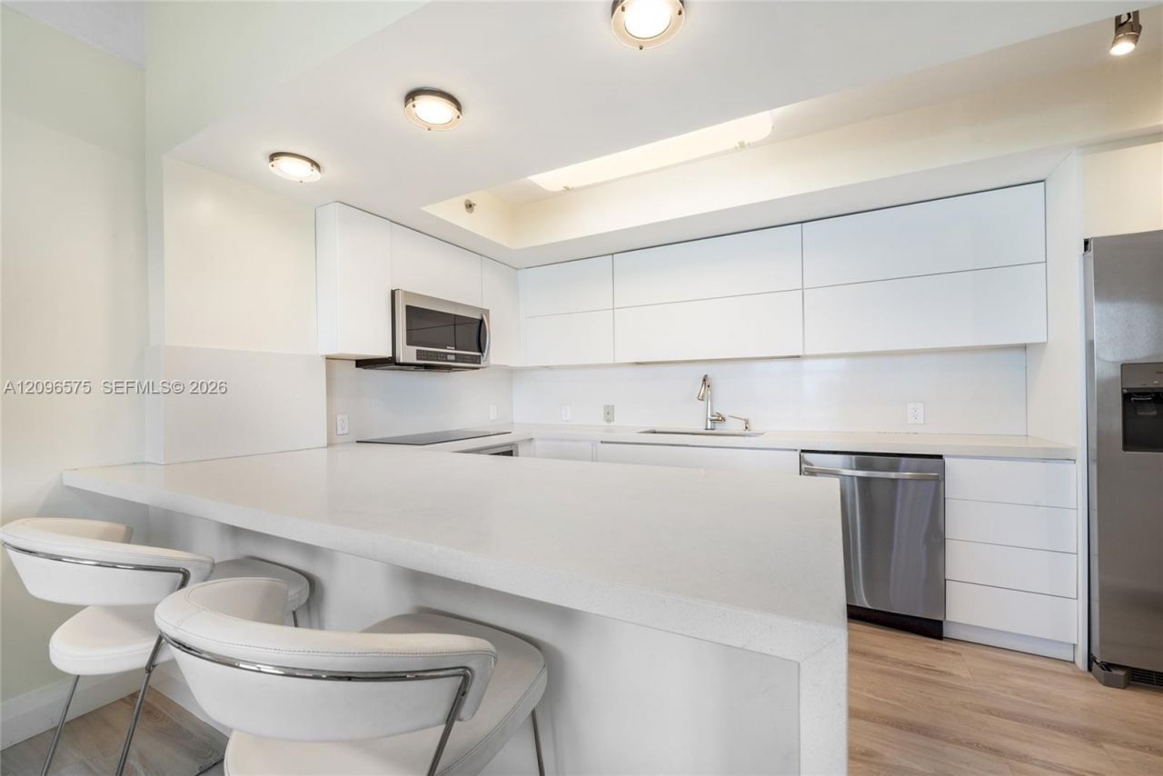 1330 Ocean Dr , Unit R5D, Miami Beach, FL 33139 Photo
