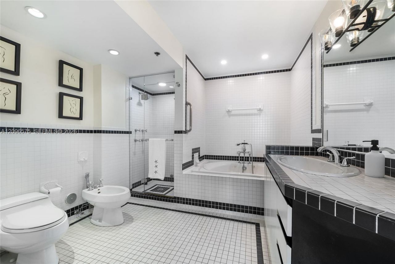 1330 Ocean Dr , Unit R5D, Miami Beach, FL 33139 Photo