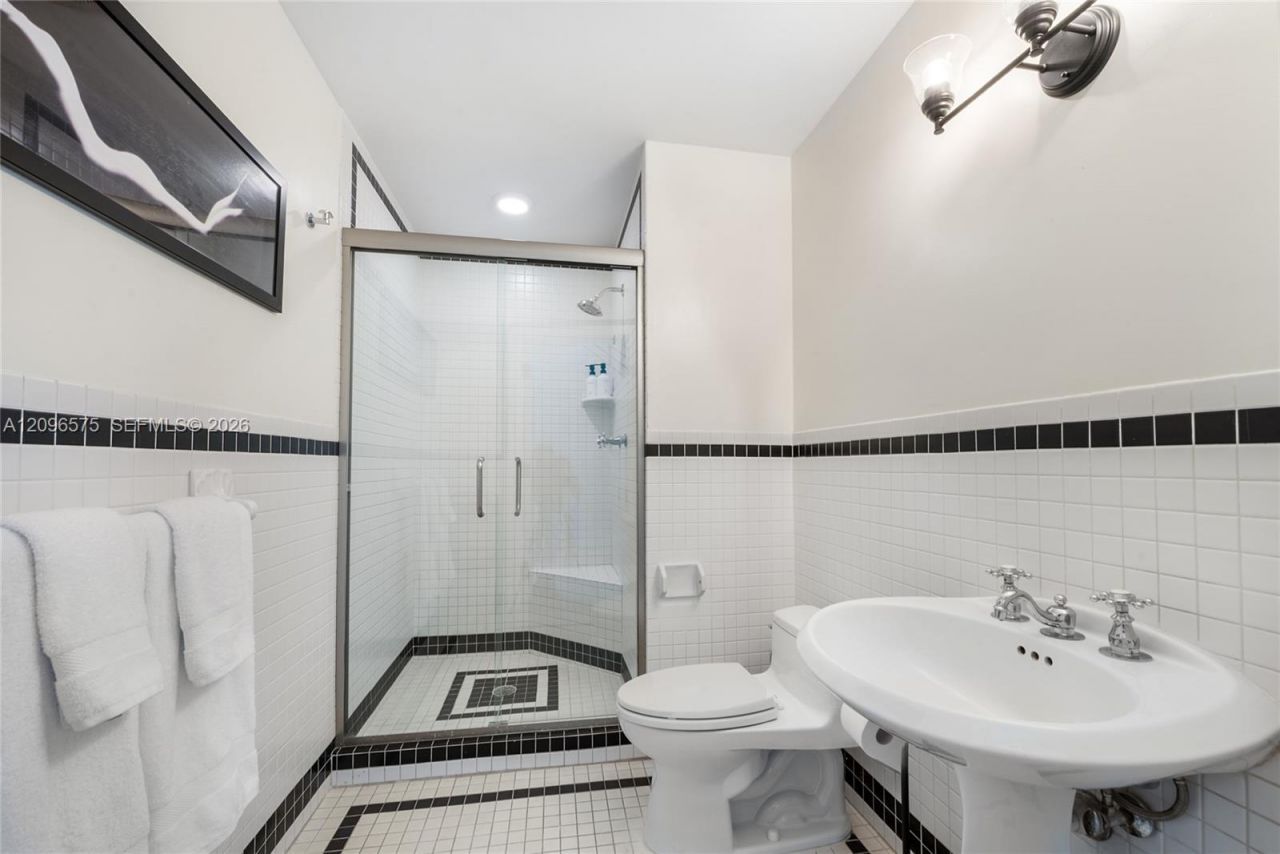 1330 Ocean Dr , Unit R5D, Miami Beach, FL 33139 Photo