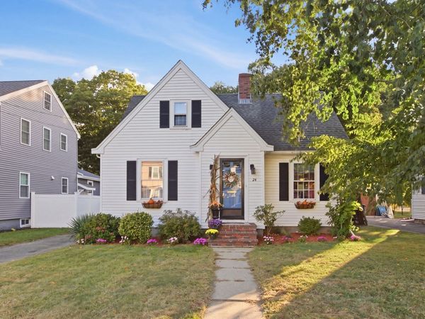 24 Vokes Terrace, Lynnfield, MA 01940
