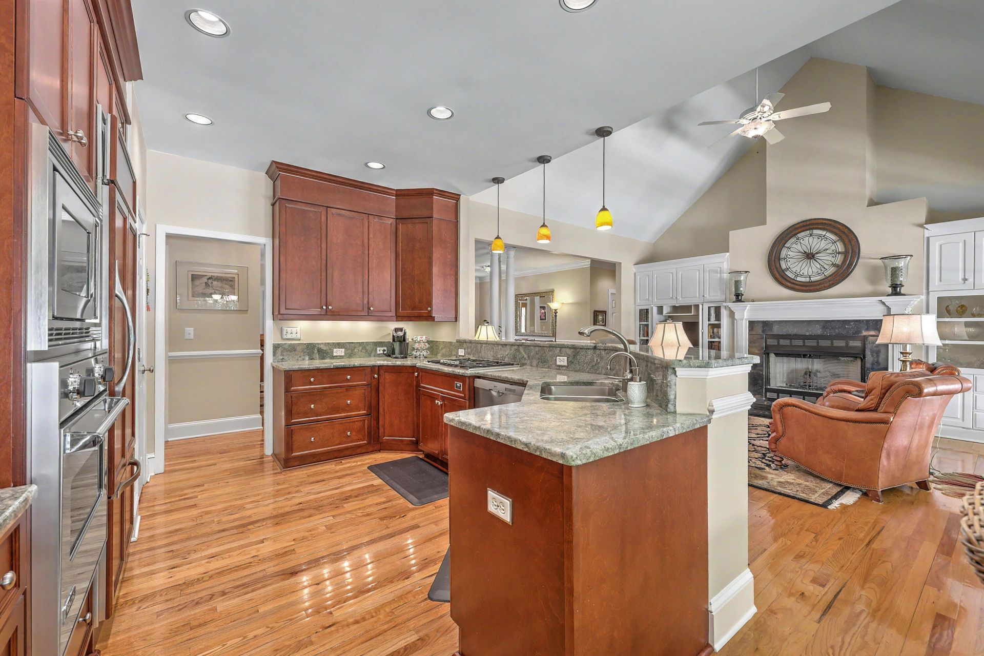 8648 Timbermarsh Lane Photo 19