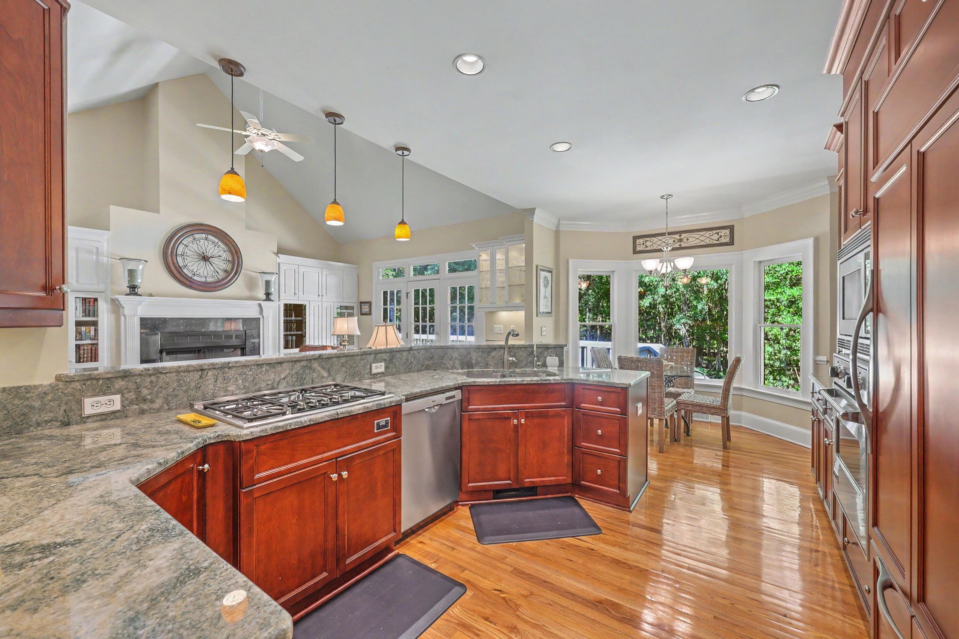 8648 Timbermarsh Lane Photo 21