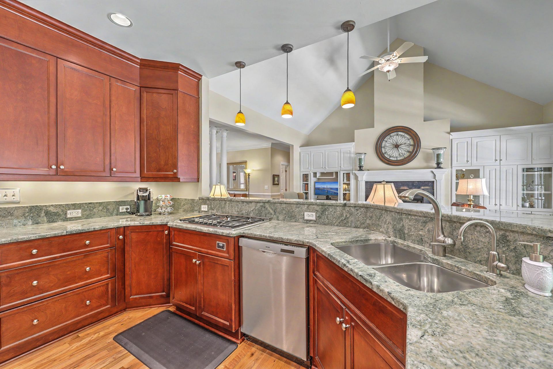 8648 Timbermarsh Lane Photo 24
