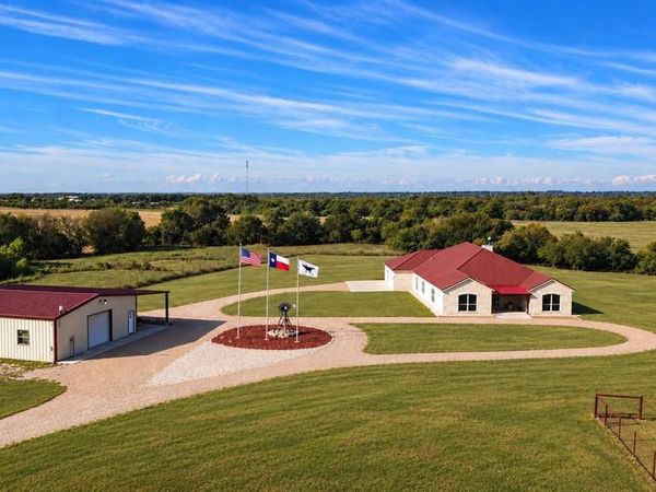1220 Hinchliffe Road , Mexia, TX 76667