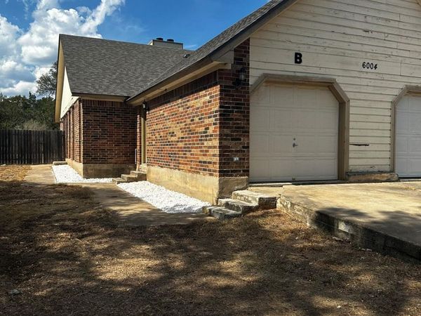 6004 Parkwood DR, Unit B, Austin, TX 78735