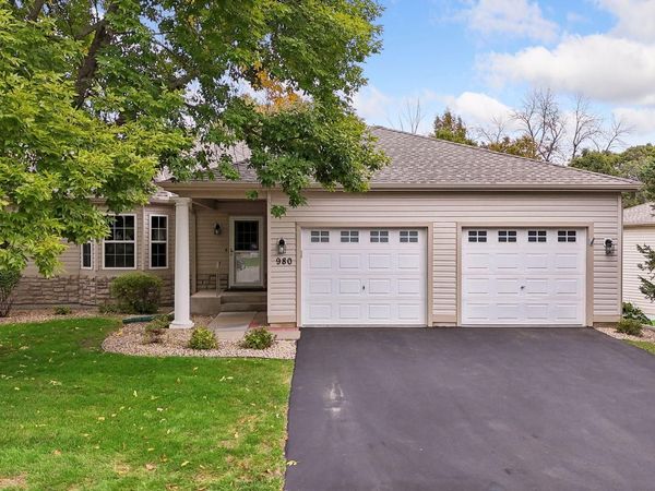980 Carriage Lane, Chaska, MN 55318
