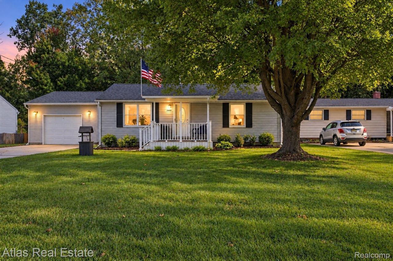 1489 Transue Avenue, Burton, Mi 48509 Main Photo
