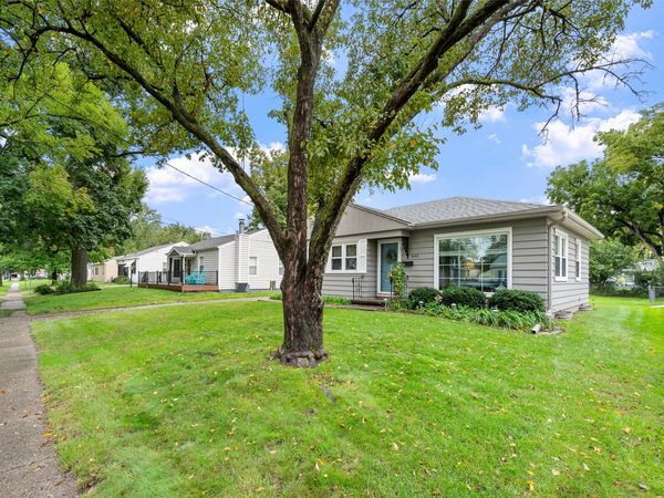 4042 40th Street, Des Moines, IA 50310