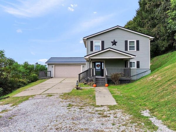 6759 Waynesburg Pike Road, Moundsville, WV 26041