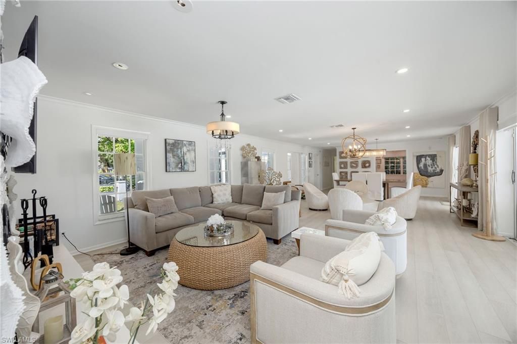 2728 Crayton Rd , Naples, FL 34103 Photo