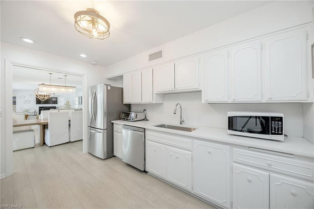 2728 Crayton Rd , Naples, FL 34103 Photo