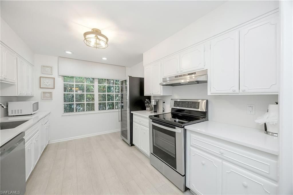 2728 Crayton Rd , Naples, FL 34103 Photo