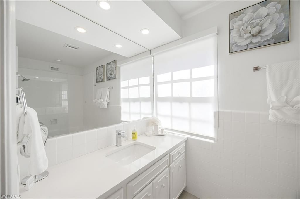 2728 Crayton Rd , Naples, FL 34103 Photo