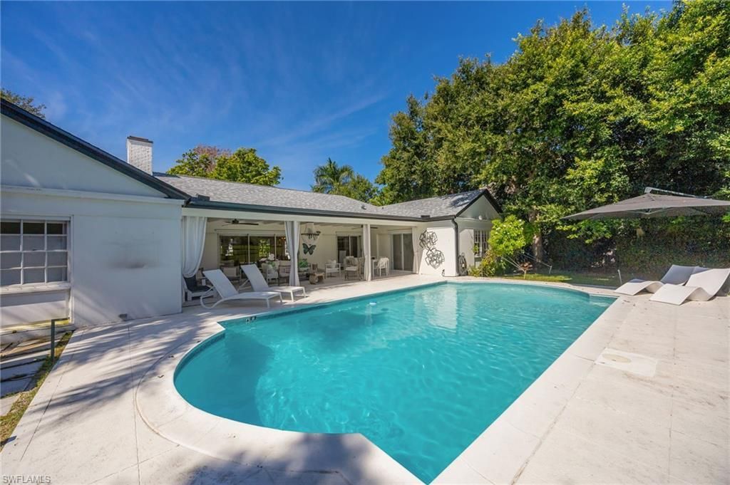 2728 Crayton Rd , Naples, FL 34103 Photo