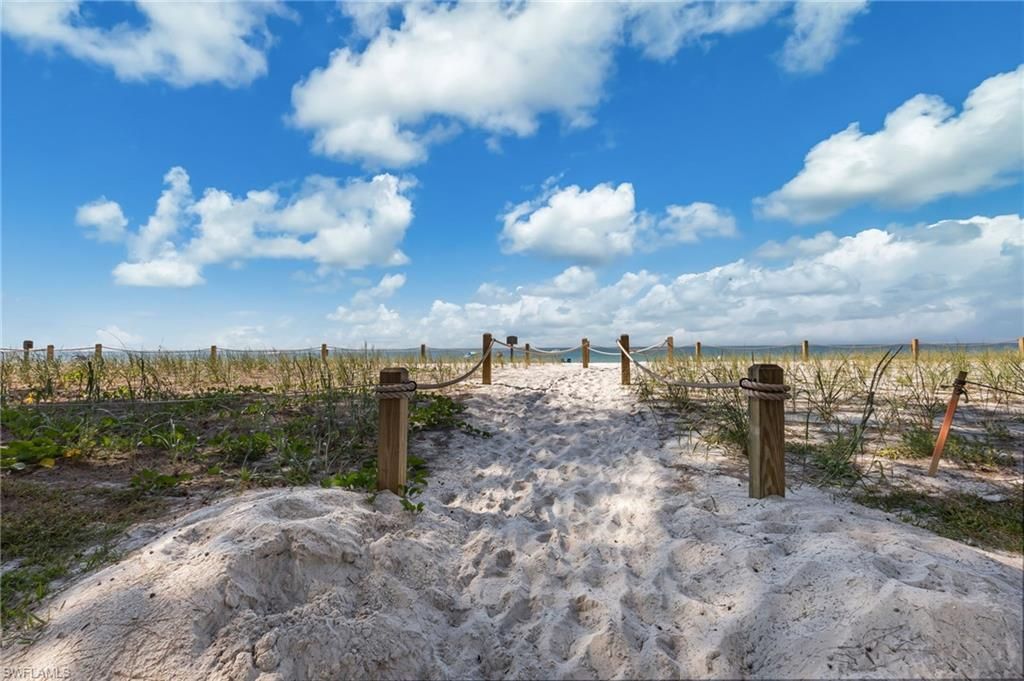 2728 Crayton Rd , Naples, FL 34103 Photo