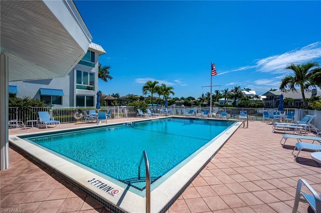 2728 Crayton Rd , Naples, FL 34103 Photo