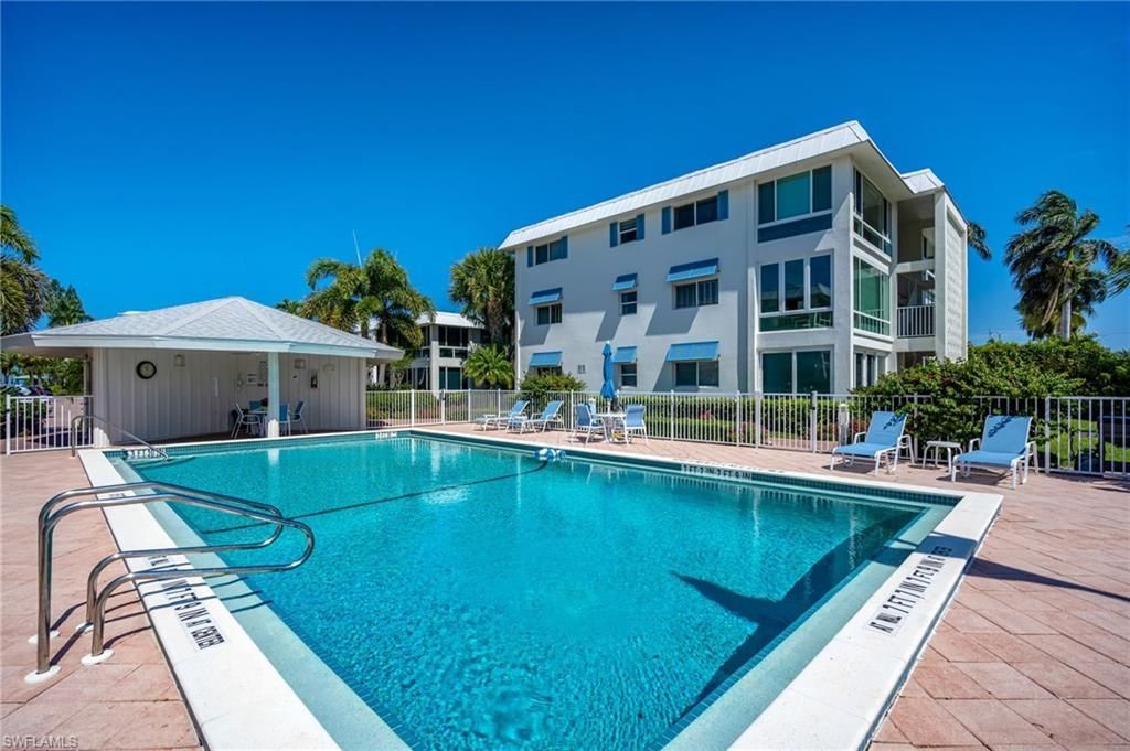 2728 Crayton Rd , Naples, FL 34103 Photo