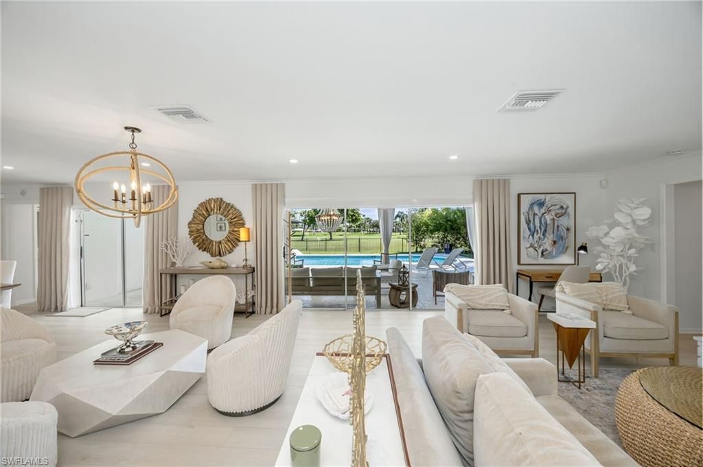 2728 Crayton Rd , Naples, FL 34103 Photo