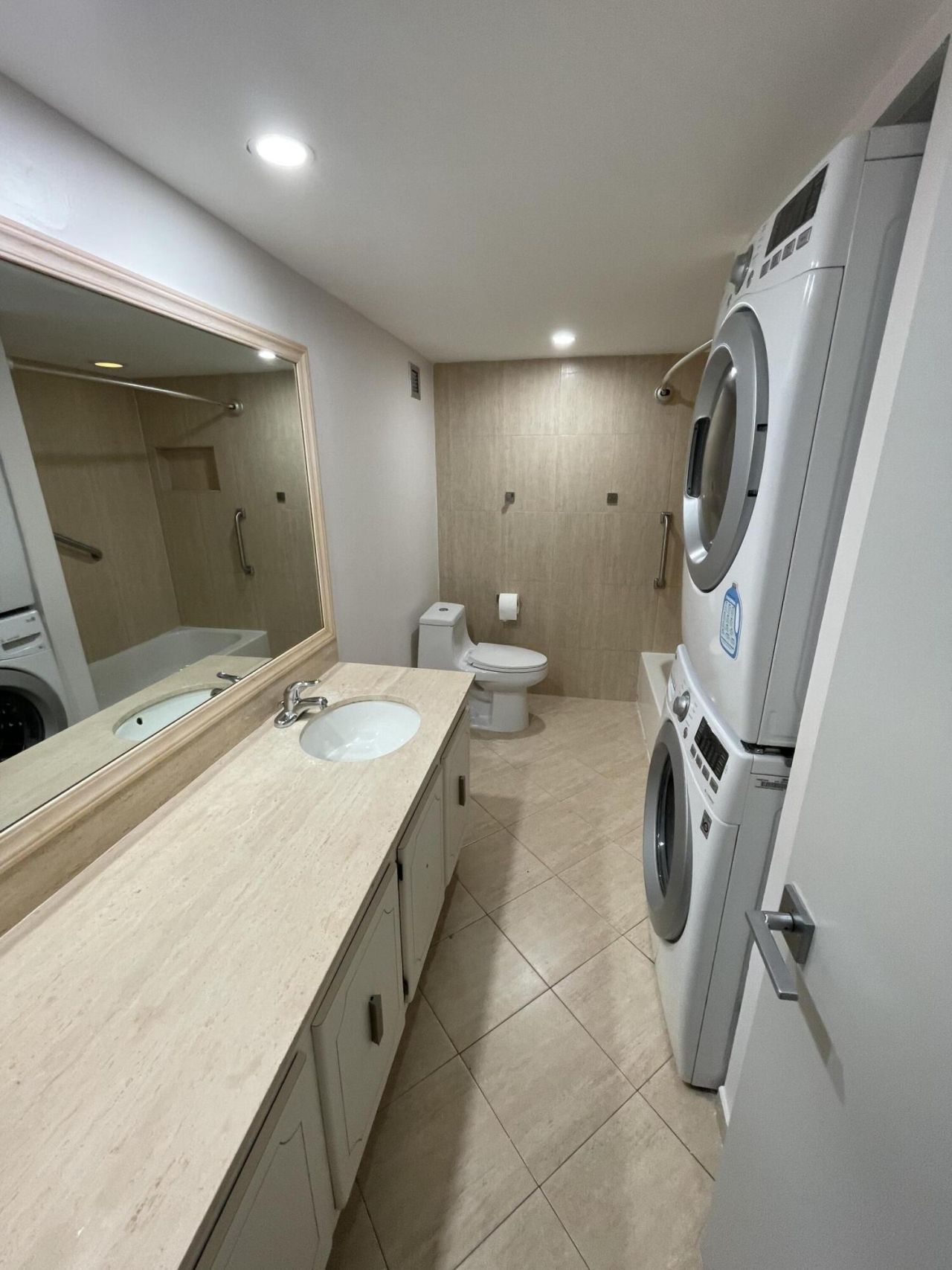 600 NE 36th Street, Unit 1111, Miami, FL 33137 Photo