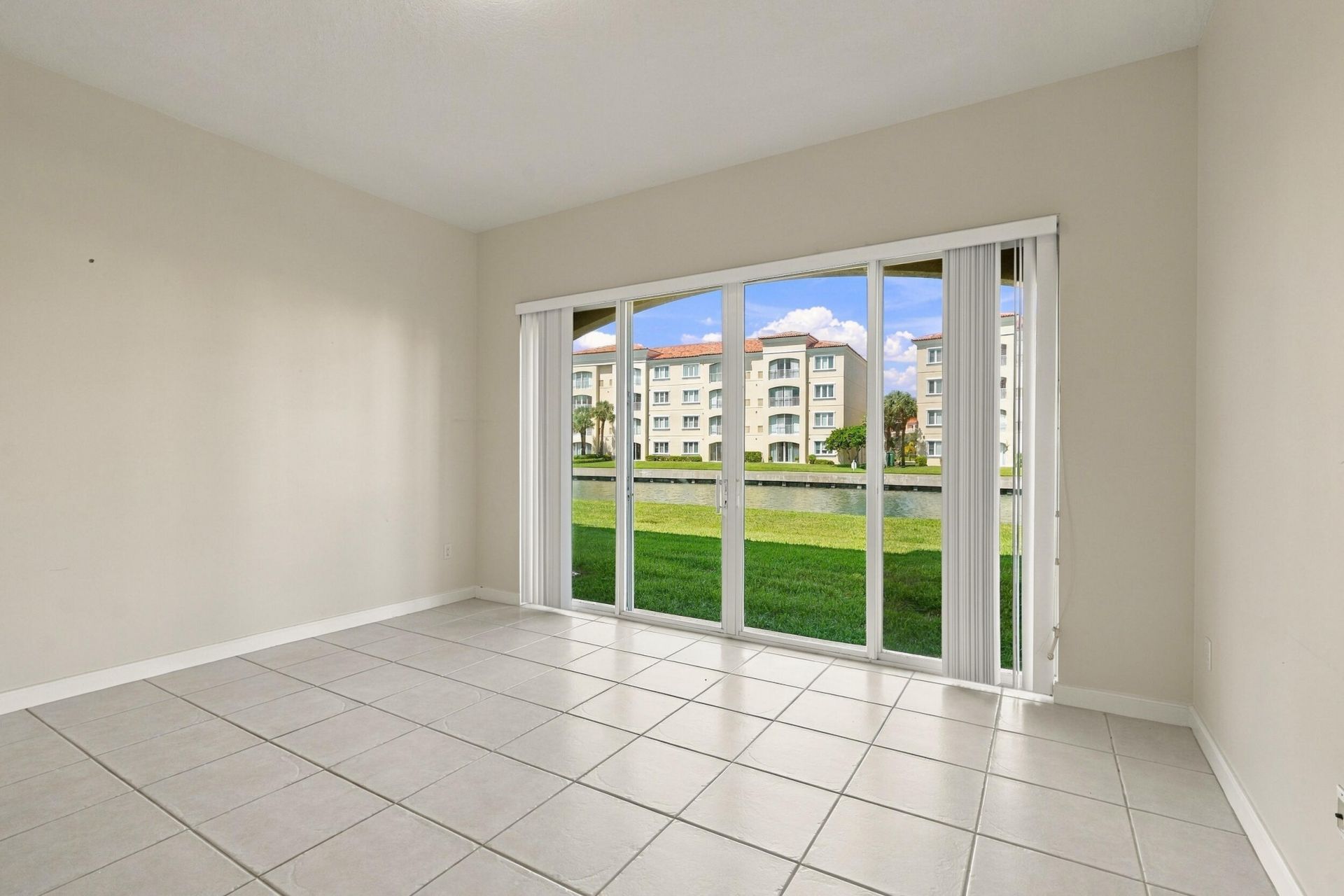 19 Harbour Isle Drive W, Unit 103, Fort Pierce, FL 34949 Photo