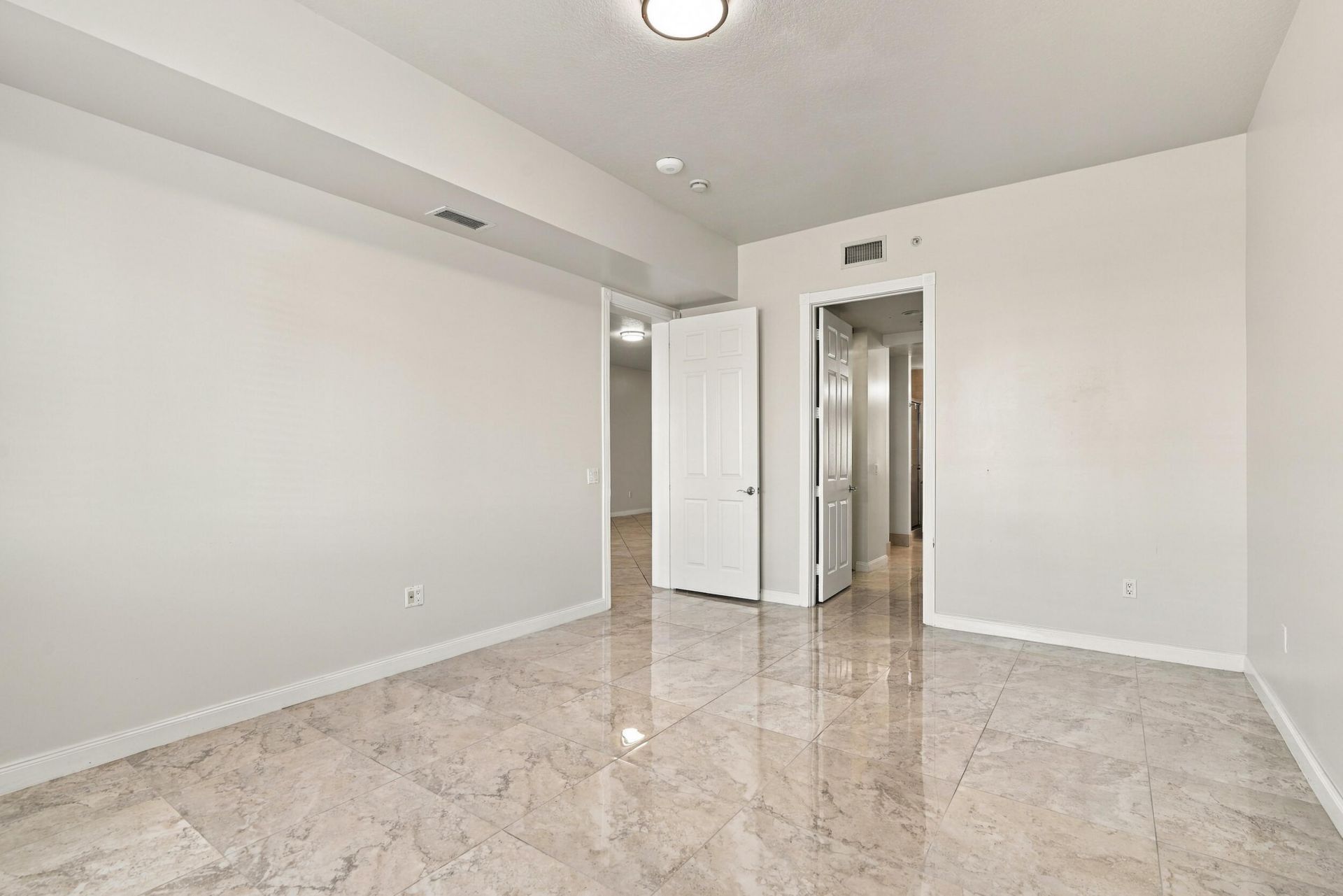 19 Harbour Isle Drive W, Unit 103, Fort Pierce, FL 34949 Photo