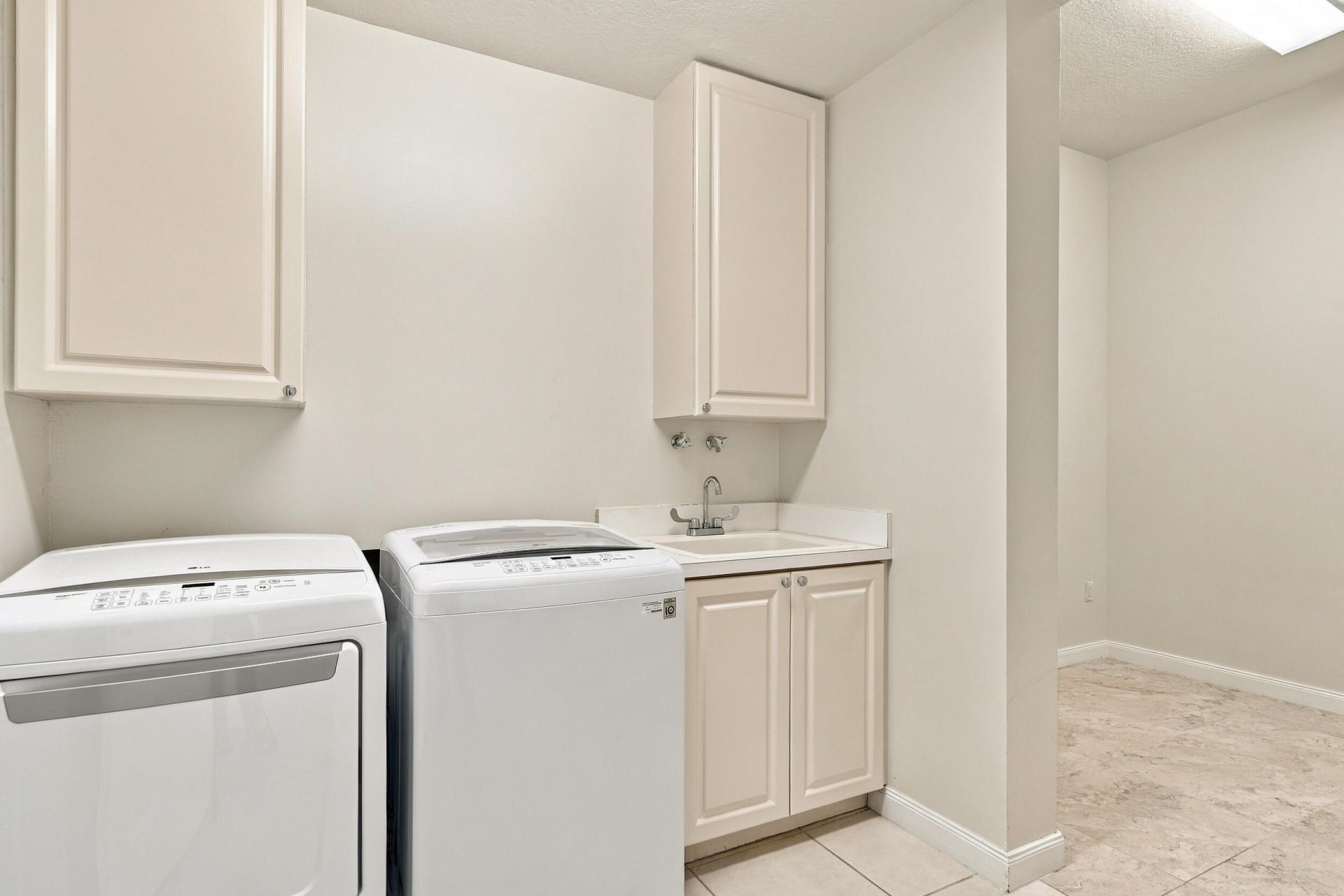 19 Harbour Isle Drive W, Unit 103, Fort Pierce, FL 34949 Photo