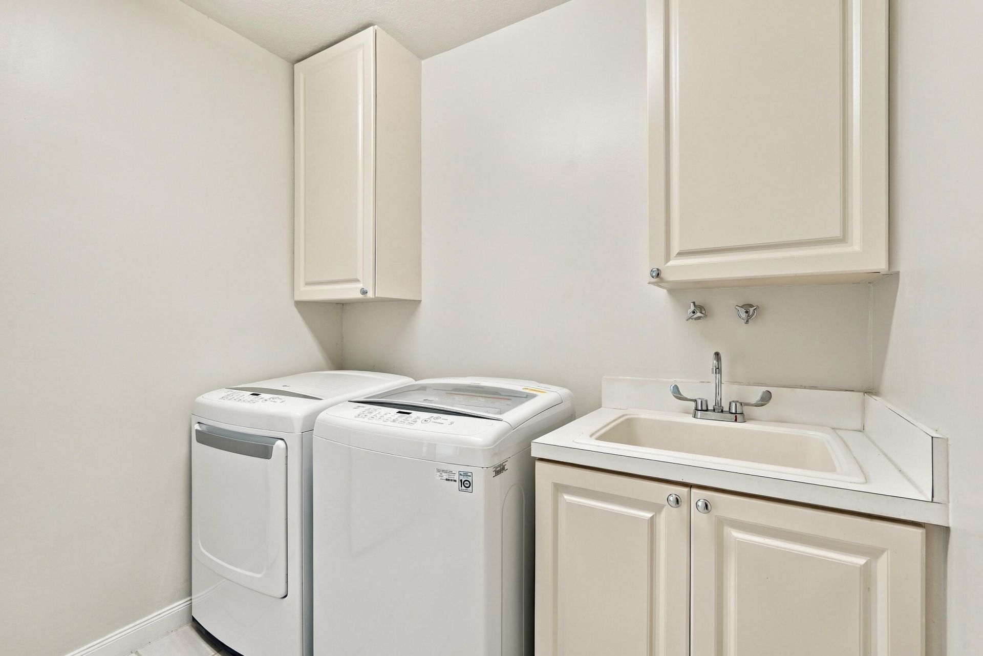 19 Harbour Isle Drive W, Unit 103, Fort Pierce, FL 34949 Photo